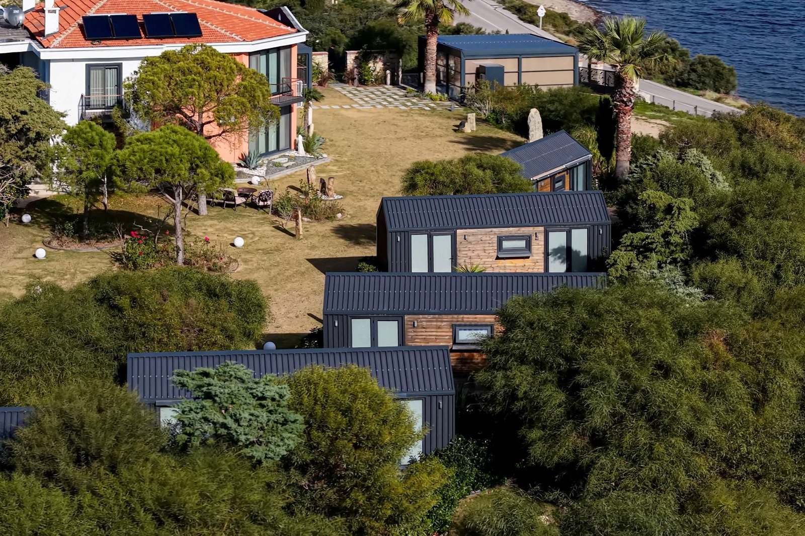 Tiny House - Photo 7
