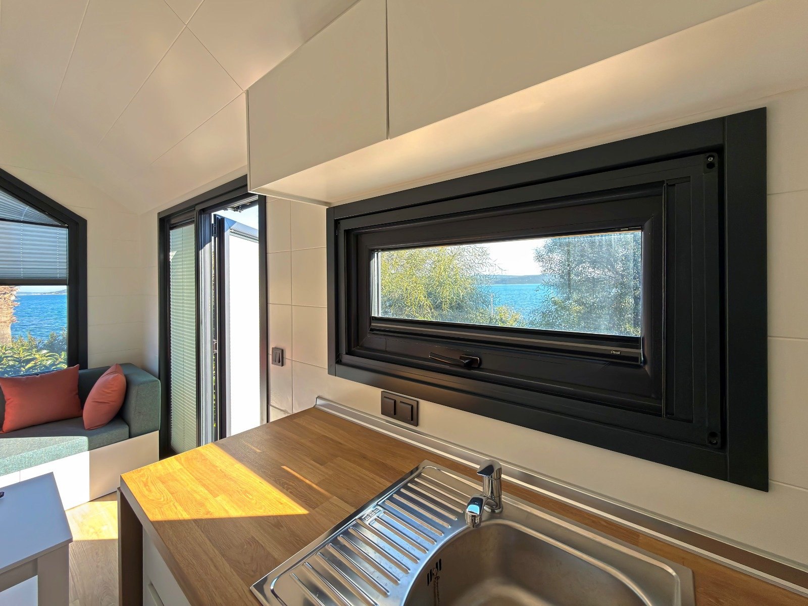 Tiny House - Photo 8
